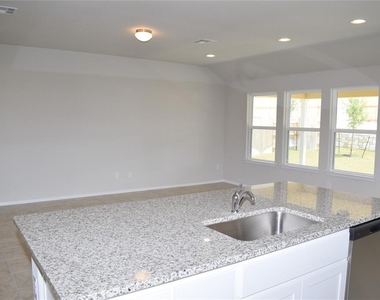 208 Shugart St - Photo Thumbnail 11