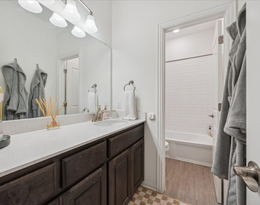 12506 Ayrshire Way - Photo Thumbnail 16