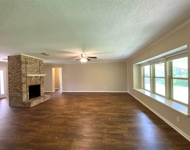 1510 Boffi Cir - Photo Thumbnail 2