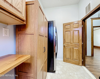 138 E Duval Street - Photo Thumbnail 24
