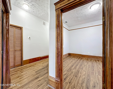 138 E Duval Street - Photo Thumbnail 16