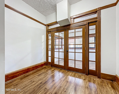 138 E Duval Street - Photo Thumbnail 5