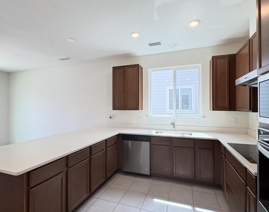 302 Rambling Brook Trail - Photo Thumbnail 8
