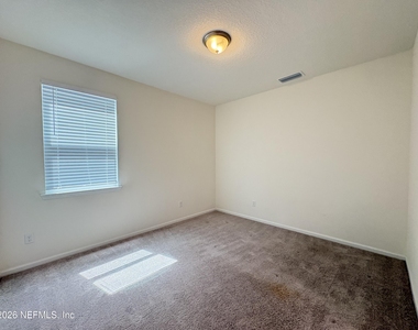 302 Rambling Brook Trail - Photo Thumbnail 5