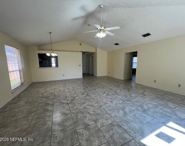 11170 Wandering Oaks Drive - Photo Thumbnail 6