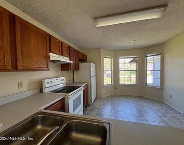 11170 Wandering Oaks Drive - Photo Thumbnail 4