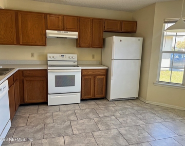 11170 Wandering Oaks Drive - Photo Thumbnail 3