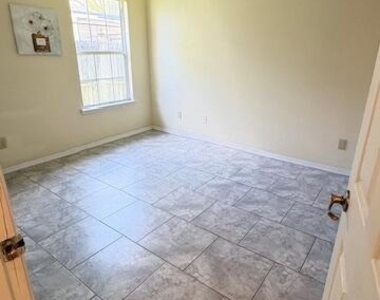 11170 Wandering Oaks Drive - Photo Thumbnail 11