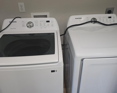 8205 Kensington Square - Photo Thumbnail 12
