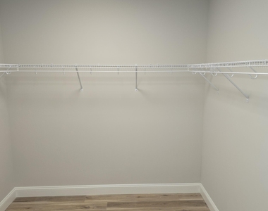 8205 Kensington Square - Photo Thumbnail 8