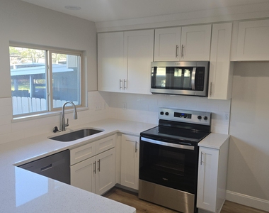 8205 Kensington Square - Photo Thumbnail 4