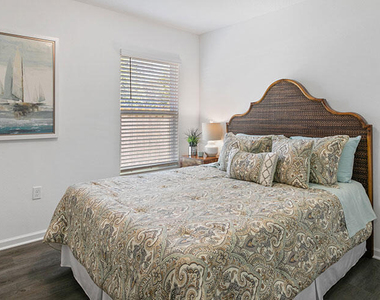 9108 Red Bird Lane - Photo Thumbnail 14