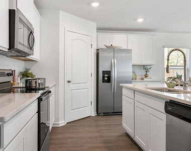 9108 Red Bird Lane - Photo Thumbnail 3
