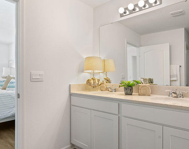 9108 Red Bird Lane - Photo Thumbnail 13