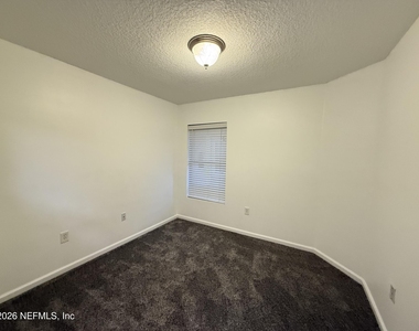 6105 Maggies Circle - Photo Thumbnail 8