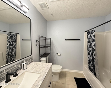 6105 Maggies Circle - Photo Thumbnail 10