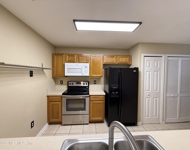 6105 Maggies Circle - Photo Thumbnail 2