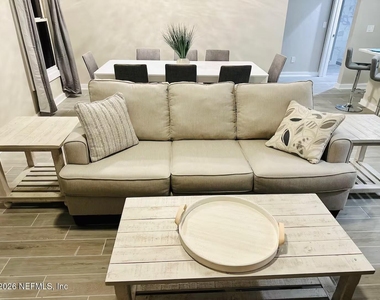 955 Registry Boulevard - Photo Thumbnail 5