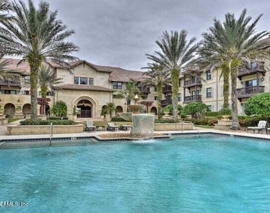 955 Registry Boulevard - Photo Thumbnail 8
