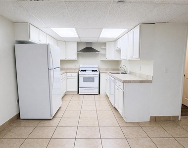 220 Sandy Springs Place - Photo Thumbnail 4
