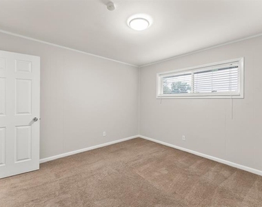 2352 Elmwood Circle Se - Photo Thumbnail 21