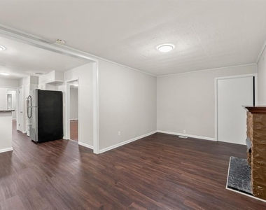 2352 Elmwood Circle Se - Photo Thumbnail 12