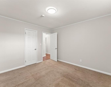2352 Elmwood Circle Se - Photo Thumbnail 22