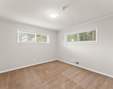 2352 Elmwood Circle Se - Photo Thumbnail 20
