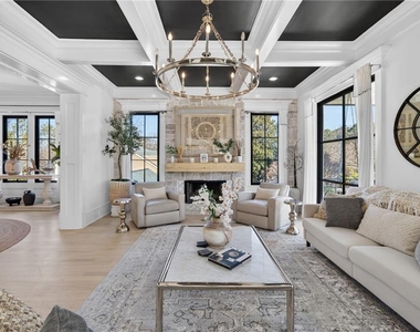 1812 Wellbourne Drive Ne - Photo Thumbnail 4