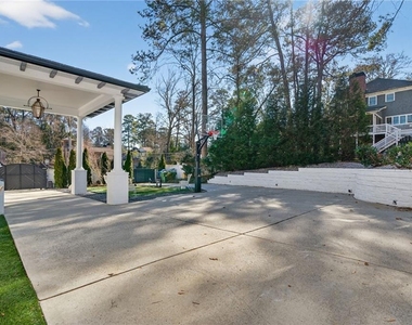 1812 Wellbourne Drive Ne - Photo Thumbnail 12