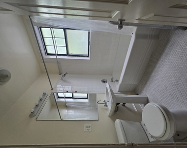 1128 W Pratt Boulevard - Photo Thumbnail 14