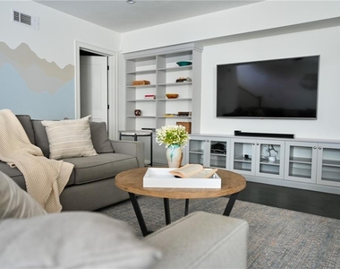 801 Adair Avenue Ne - Photo Thumbnail 40