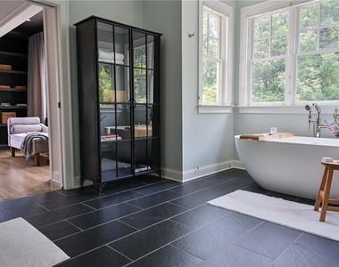 801 Adair Avenue Ne - Photo Thumbnail 36