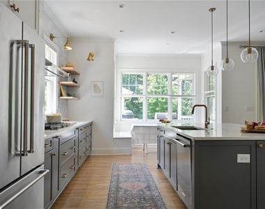 801 Adair Avenue Ne - Photo Thumbnail 14