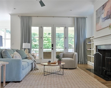 801 Adair Avenue Ne - Photo Thumbnail 9