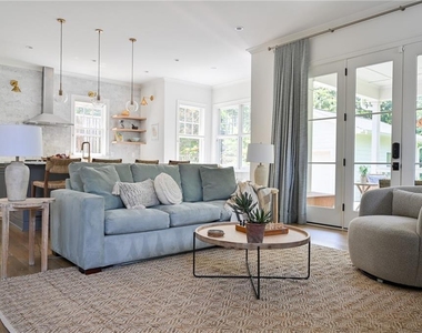 801 Adair Avenue Ne - Photo Thumbnail 1