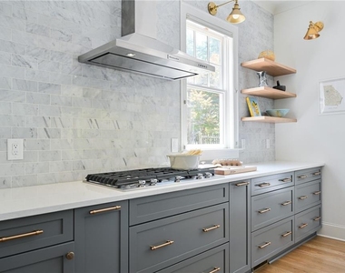 801 Adair Avenue Ne - Photo Thumbnail 18