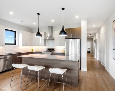 6242 S Greenwood Avenue - Photo Thumbnail 5