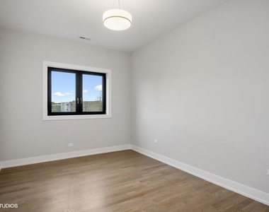 6242 S Greenwood Avenue - Photo Thumbnail 15