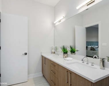 6242 S Greenwood Avenue - Photo Thumbnail 13