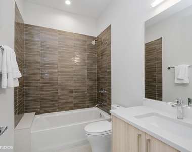 6242 S Greenwood Avenue - Photo Thumbnail 16
