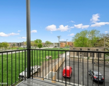 6242 S Greenwood Avenue - Photo Thumbnail 18