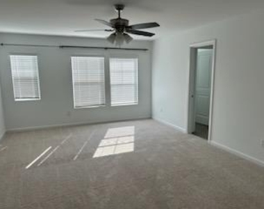 1451 Ben Park Way - Photo Thumbnail 7