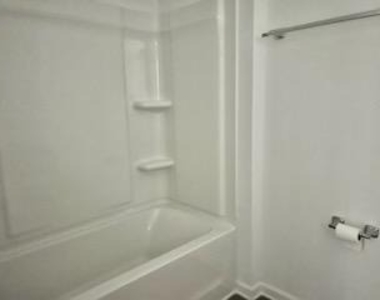 1451 Ben Park Way - Photo Thumbnail 11