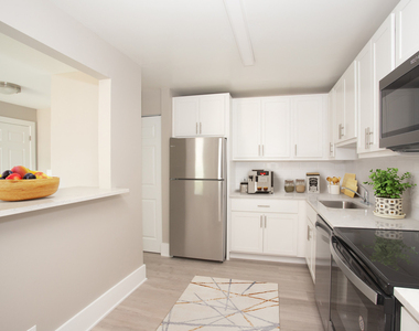 4400 W Lake Avenue - Photo Thumbnail 2