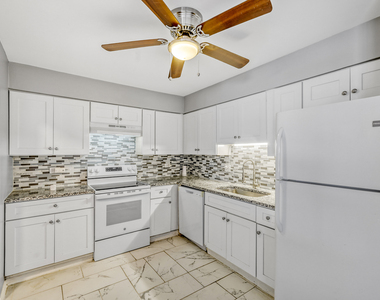 147 W Elk Trail - Photo Thumbnail 9