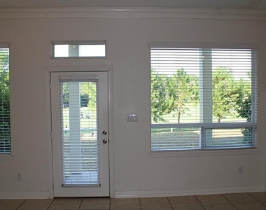 16020 Fountainview Drive - Photo Thumbnail 8