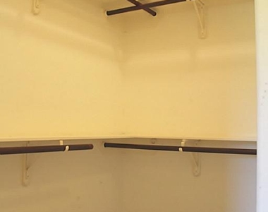 16020 Fountainview Drive - Photo Thumbnail 17