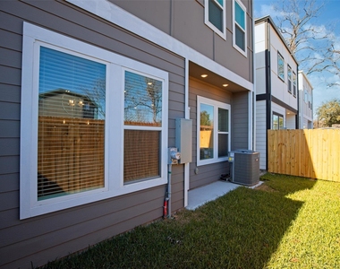 9912 Clark Canyon Lane - Photo Thumbnail 47