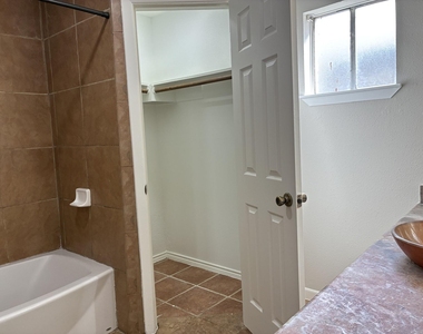 4211 Autumn Meadow Drive - Photo Thumbnail 12